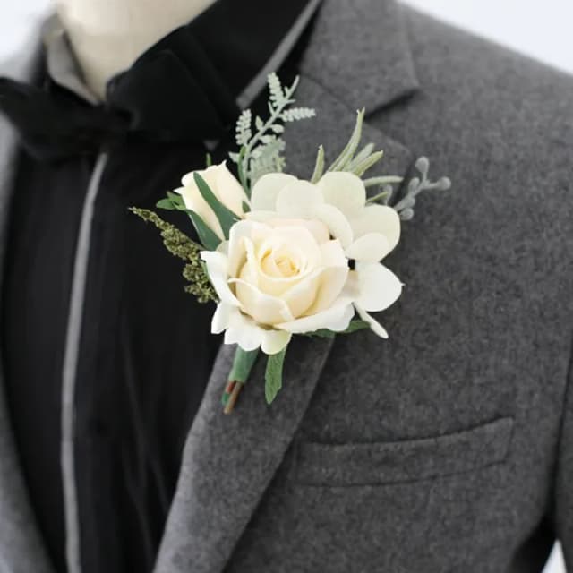 베이지 Boutonnieres 꽃 인공 장미 실크 화이트 코사지 Buttonhole 신랑 들러리 Boutonniere 남성용 결혼식 액세서리